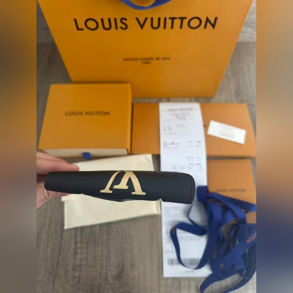 Louis Vuitton Victorine Wallet - Picture 4 of 13